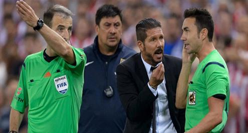 سيميوني: اعتذر للحكم وفرصنا صعبة للاحتفاظ بلقب الليجا